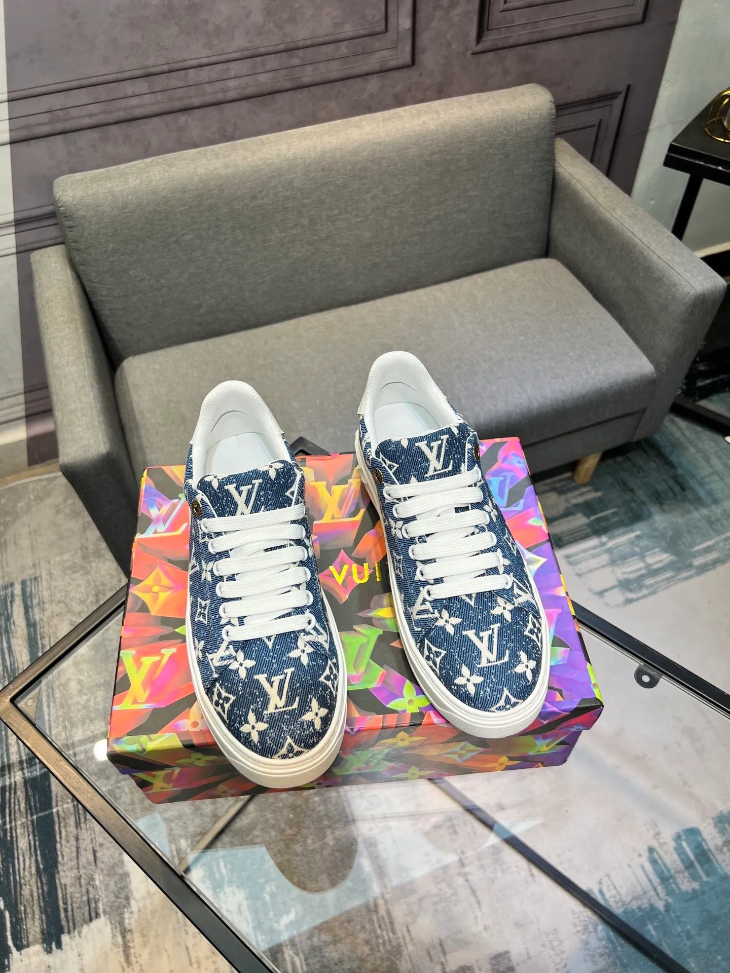 Men's shoes 💰520 LV Louis Vuitton. The latest fashionable casual shoes are popular in physical stores. The new spring and summer comfortable imported custom patent leather plus cowhide, cowhide mesh, and unique jacquard fabric element design. With sheepskin lining, Lv original base, [sun][sun] high-end packaging and high quality💪Details determine quality, welcome to compare🇮🇹Code number 38-44, 45 can be customized